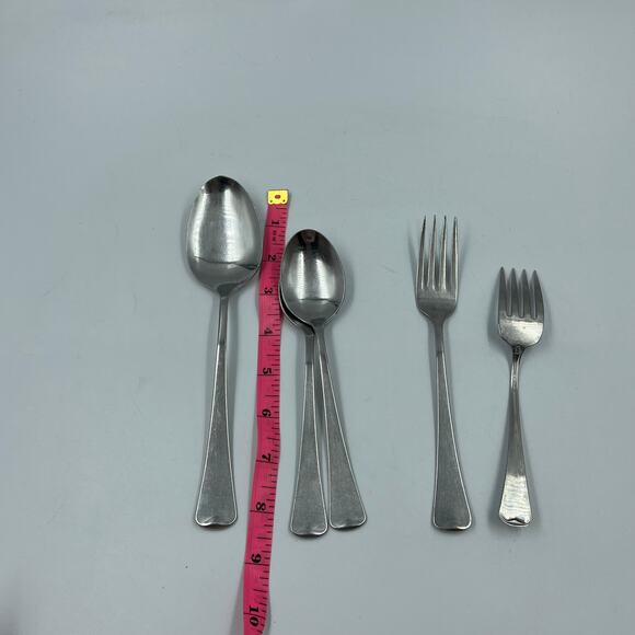 VTG 1881 Rogers Oneida Stainless American Artistry Pattern Set 3 Spoons 2 Forks - Picture 3 of 12